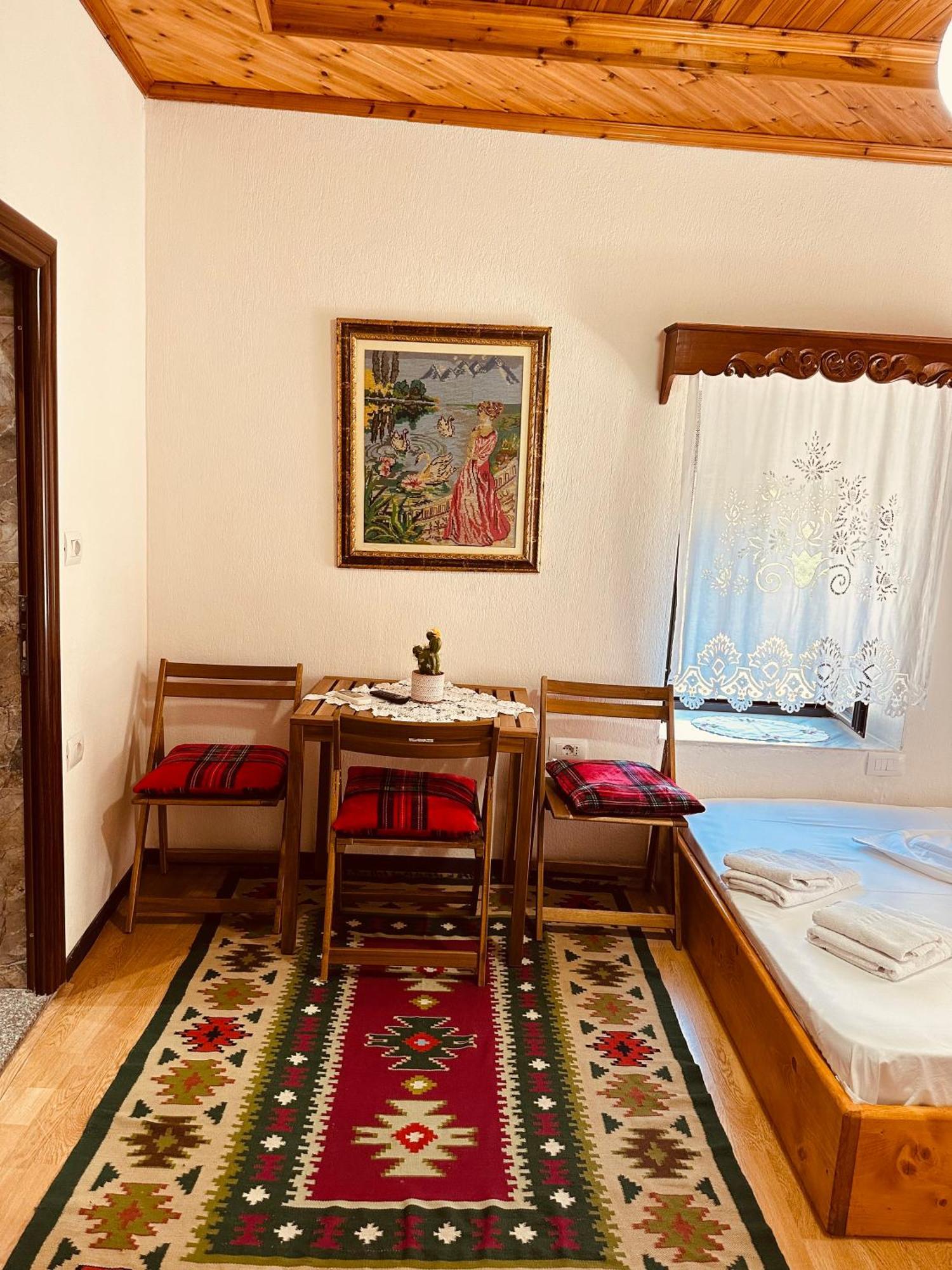 Kore Guest House Gjirokaster Bagian luar foto