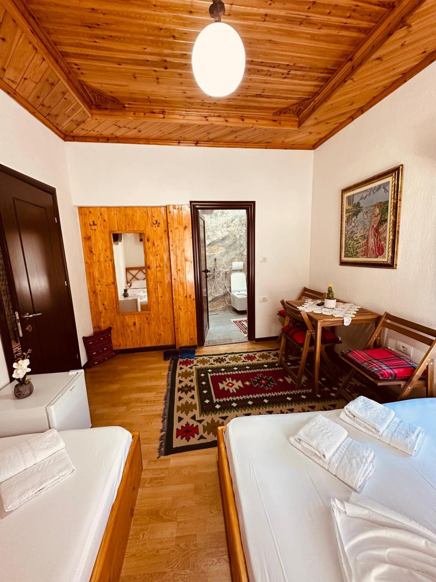 Kore Guest House Gjirokaster Bagian luar foto